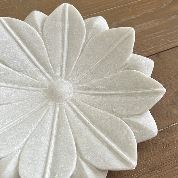 Gorgeous genuine white marble lotus flower plate dish decorative object 11” - Picture 7 of 13